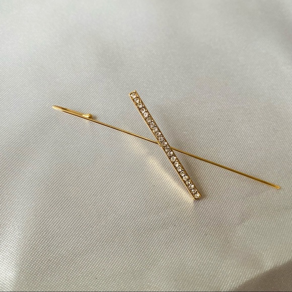Dainty Ear Crawler Earring - Picture 1 of 4
